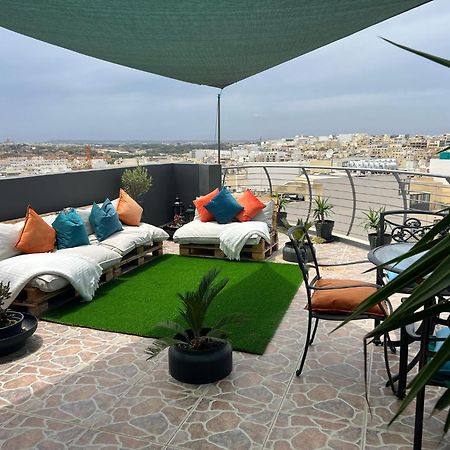 Trendy Seaside Escape 2 Bedroom Penthouse 마르사스칼라 외부 사진